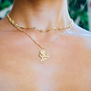 GOLD ROSE NECKLACE | 72 hr BUNDLE SALE FREE